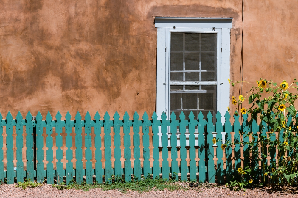 How to Prime a Wood Fence